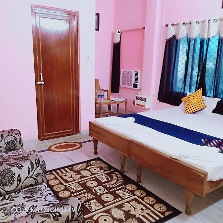 Hotel Gunjan Puri Exterior photo