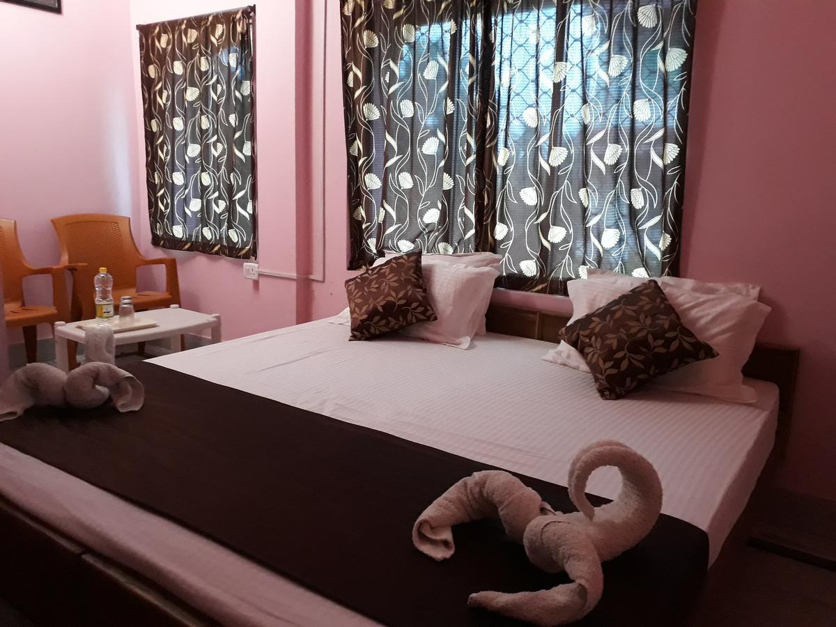 Hotel Gunjan Puri Exterior photo