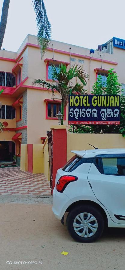 Hotel Gunjan Puri Exterior photo