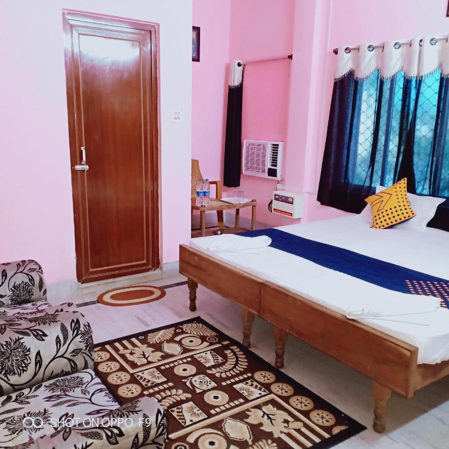 Hotel Gunjan Puri Exterior photo